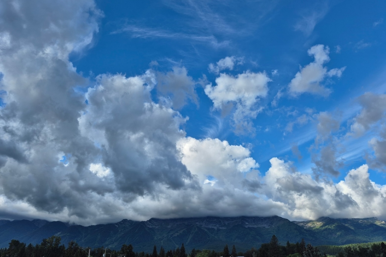 The Lizard Range, looking West. 8:50am, Sunday, August 17th, 2025.