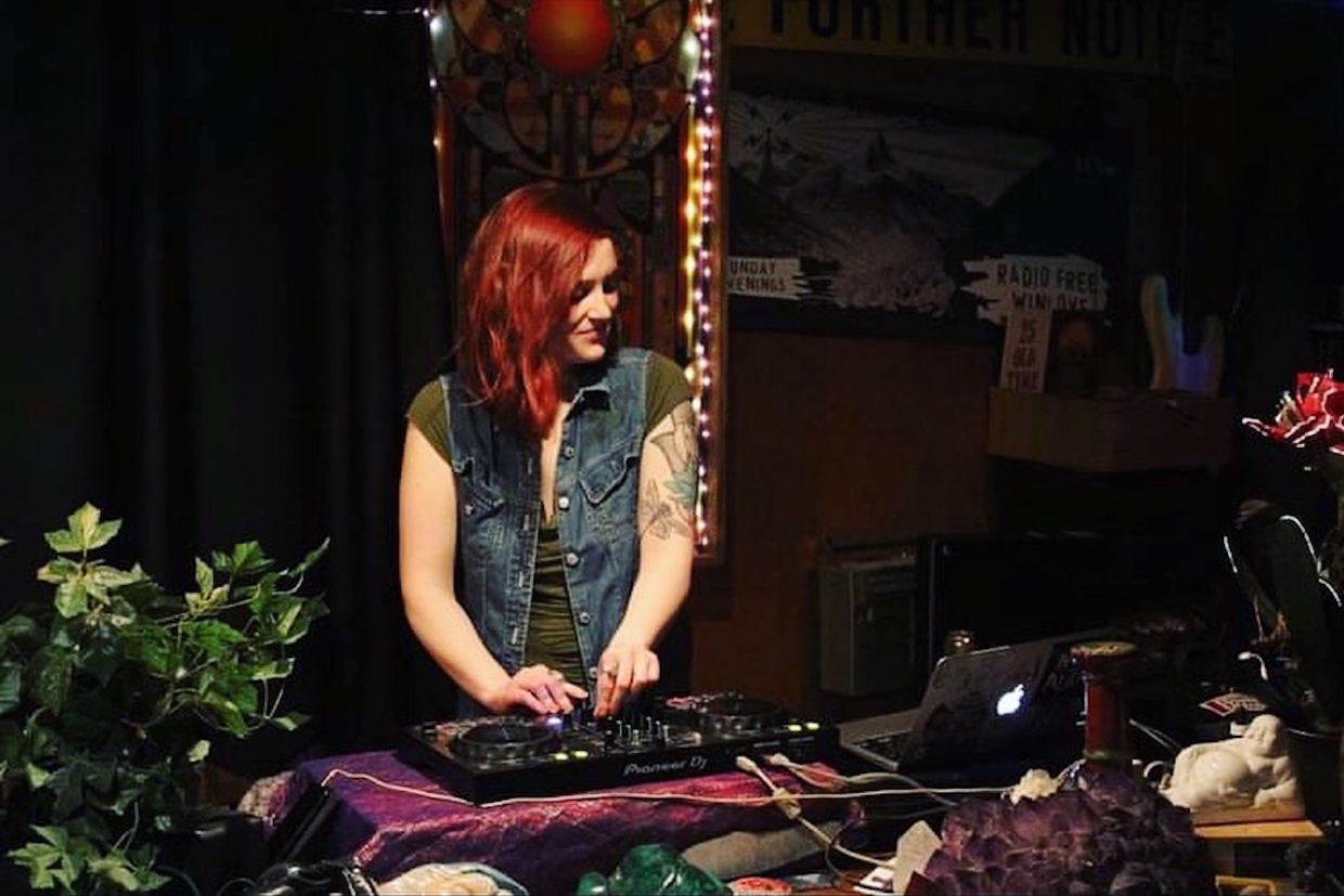 DJ Throwbekk