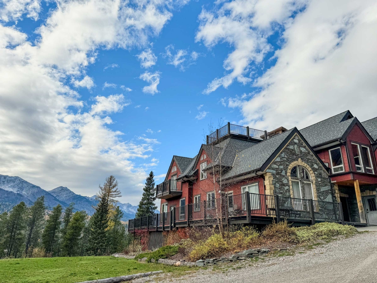 Arriving at the Elk View Lodge