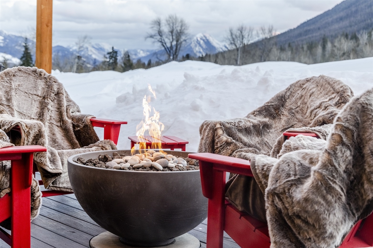 Cozy outdoor fire pit