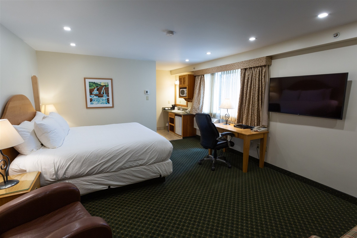 Classic King Guest Room Park Place Lodge Image 2