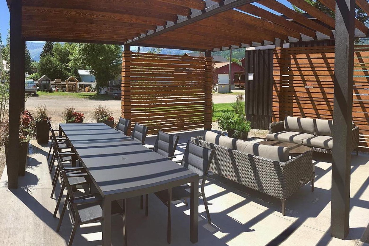 Tiny Pergola - enjoy with friends and family!